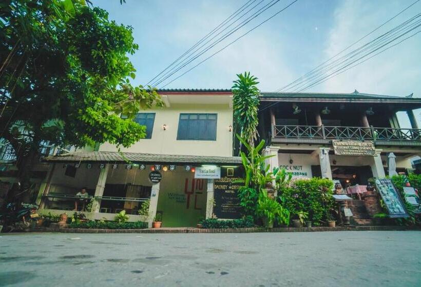 בית מלון כפרי Y Not Laos Hostel