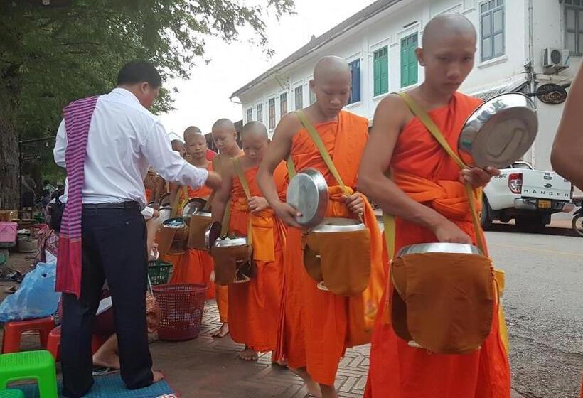 Отель Y Not Laos Hostel