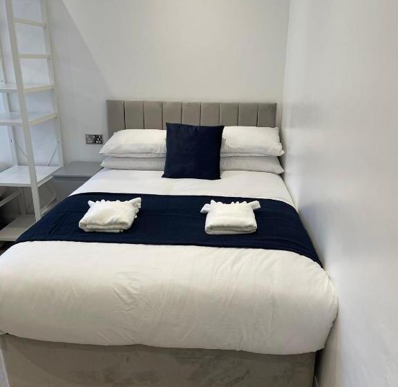 Araan House Hotel Families And Couples Only