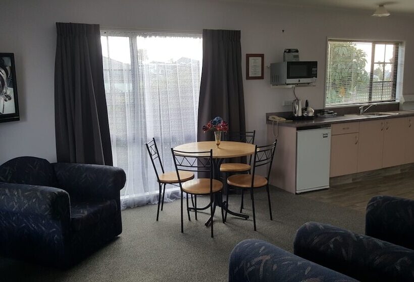 Heritage Highway Motel