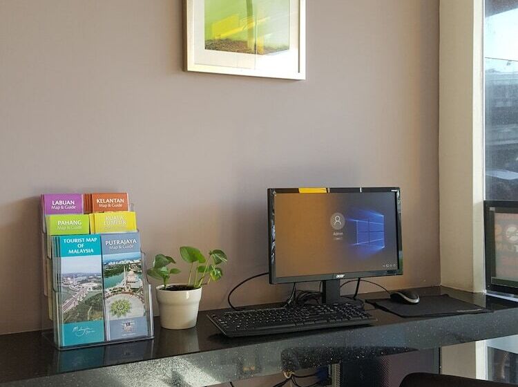 호텔 99 Pusat Bandar Puchong