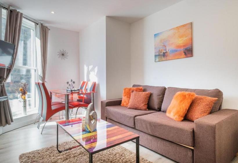 فندق Adelphi Suites