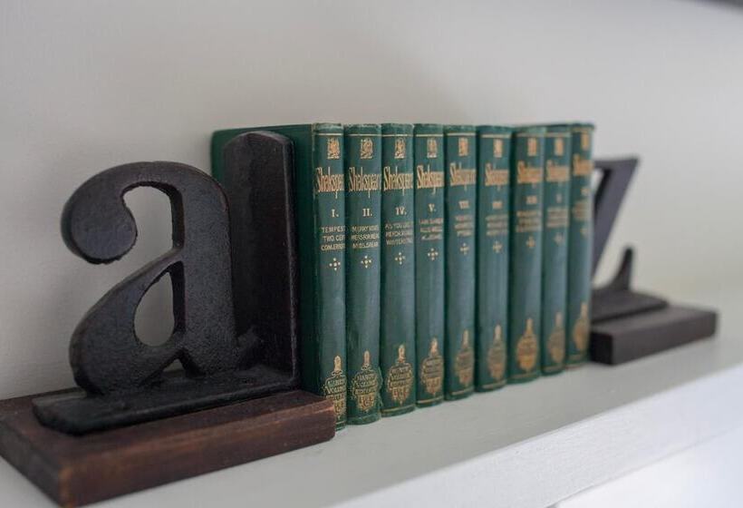 Отель Andelin Guest House