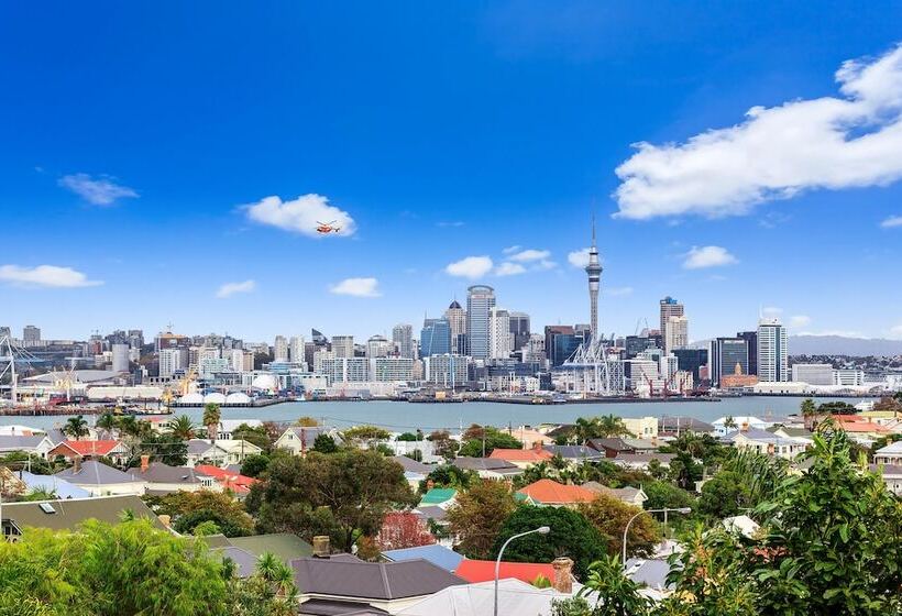 Отель Andelin Guest House