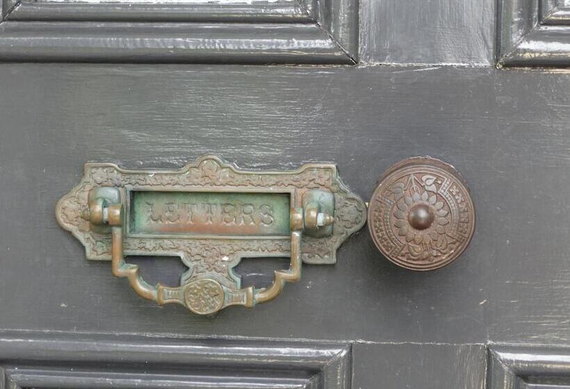 Отель Andelin Guest House