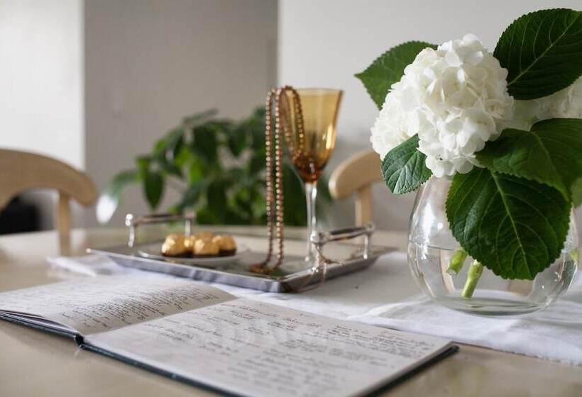 Отель Andelin Guest House