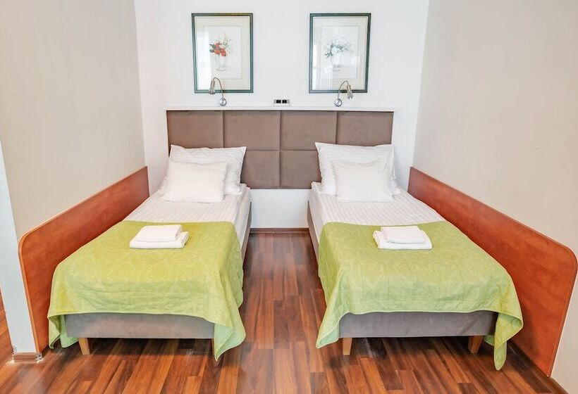 هتل Apartamenty Velvet