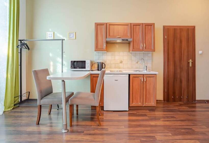 هتل Apartamenty Velvet