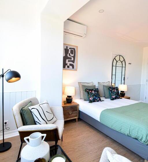 Отель Archisuites