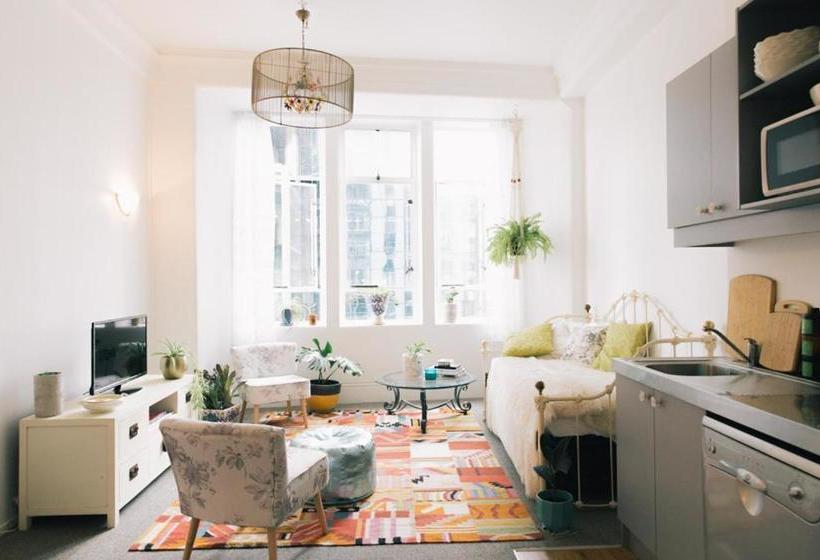 هتل Bohemian Studio Hideaway