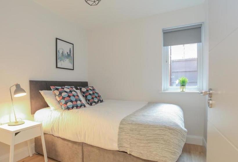 فندق Central Belfast Apartments: 7 Camden Street