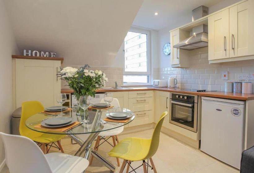 فندق Central Belfast Apartments: 7 Camden Street