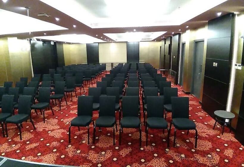 Carnelian By Glory Bower Hotels