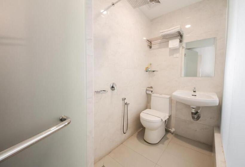 Отель Ciq @ Wong Ah Fook