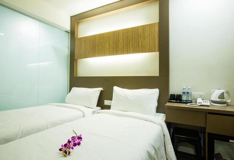 Отель Ciq @ Wong Ah Fook