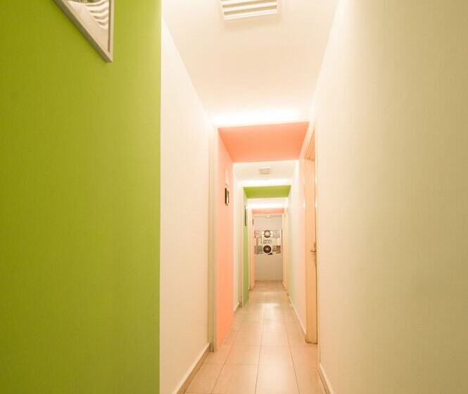 Отель Ciq @ Wong Ah Fook