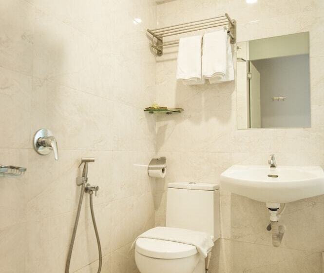 Отель Ciq @ Wong Ah Fook