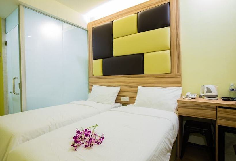 Отель Ciq @ Wong Ah Fook