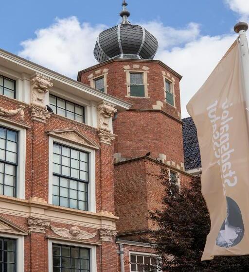 Отель De Roos Leeuwarden