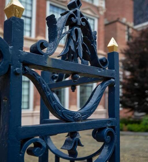 Отель De Roos Leeuwarden