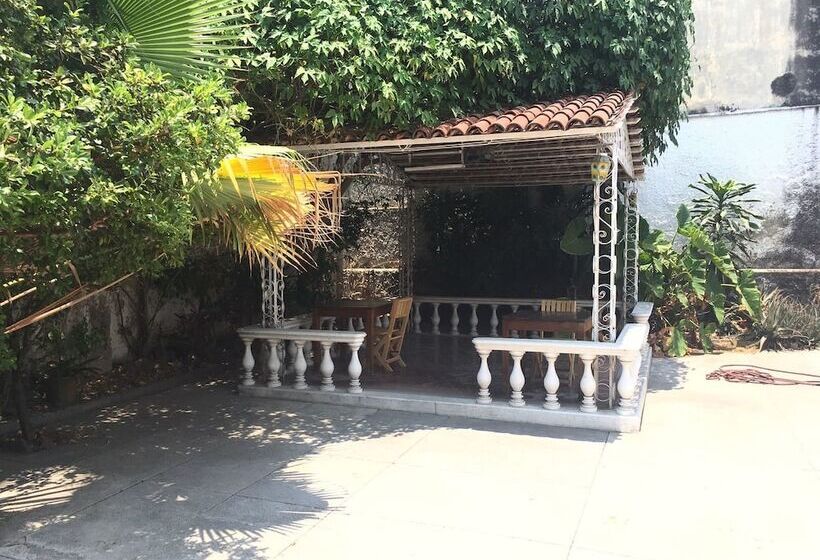 Отель Hakal Housing Hostel Guadalajara