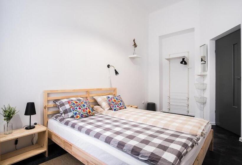 هتل Hostel Likehome