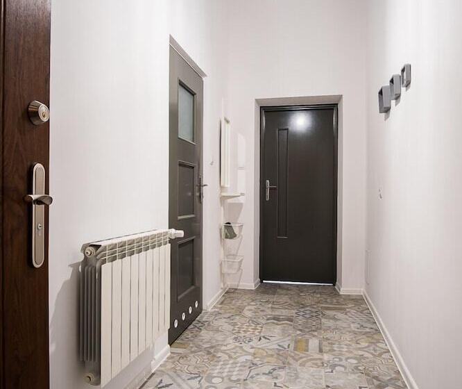 هتل Hostel Likehome