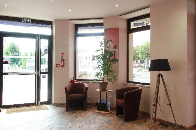 ホテル La Couronne