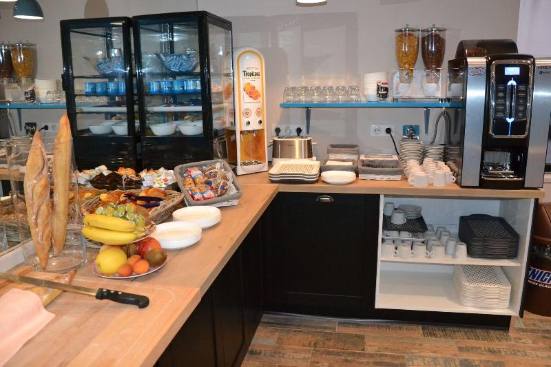 ホテル La Couronne