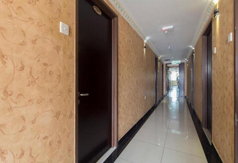 בית מלון כפרי Lebuh Queen City