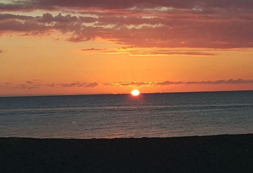 هتل Luichy S Seaside