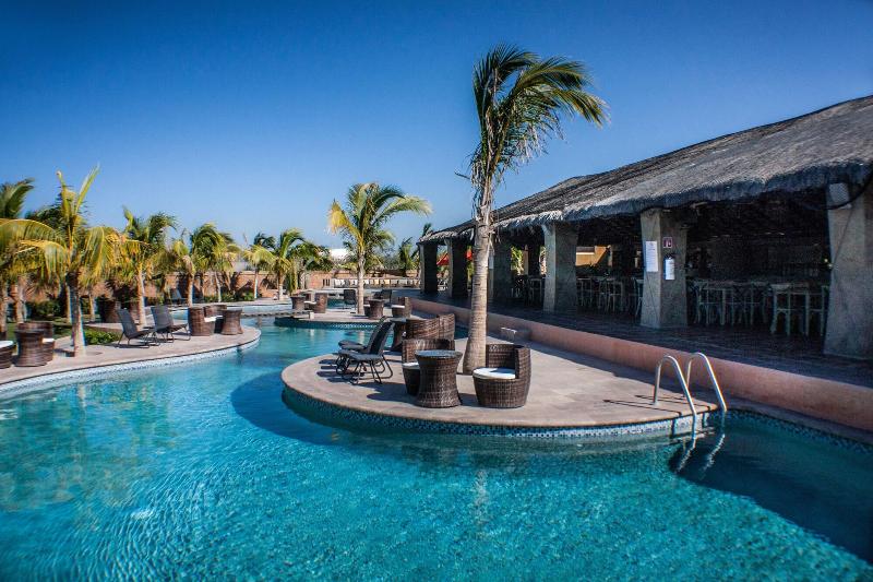 Отель Maioris La Paz