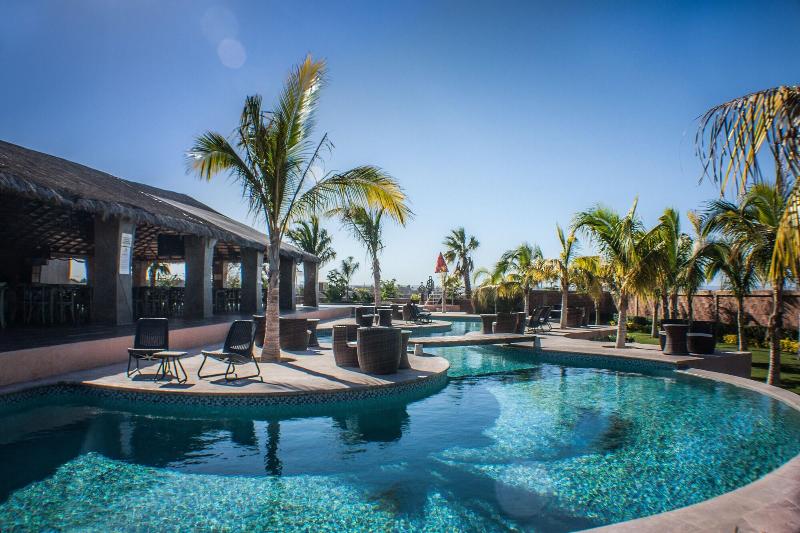 Отель Maioris La Paz