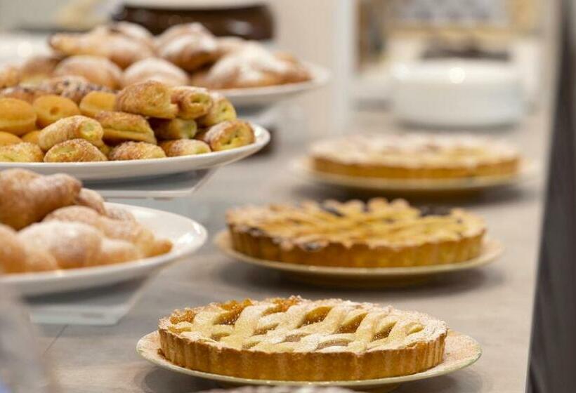 호텔 Morena Riccione Centrale