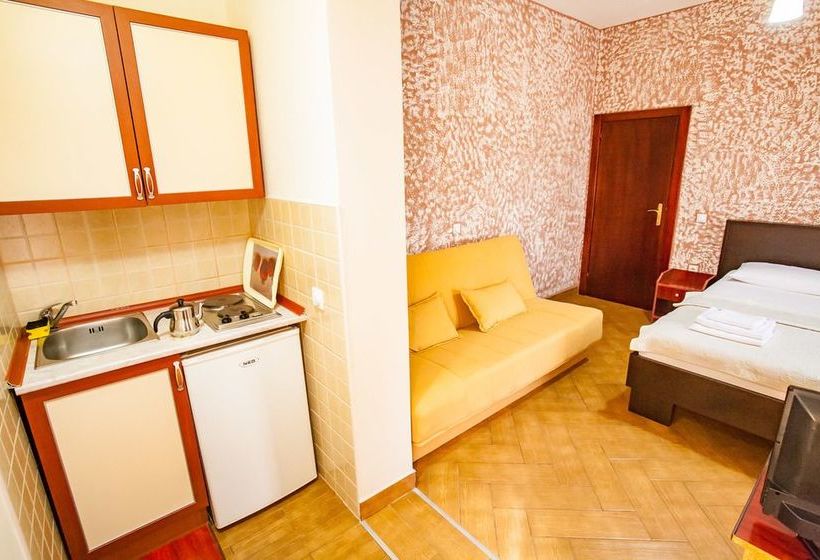 هتل Nilaj Apartments