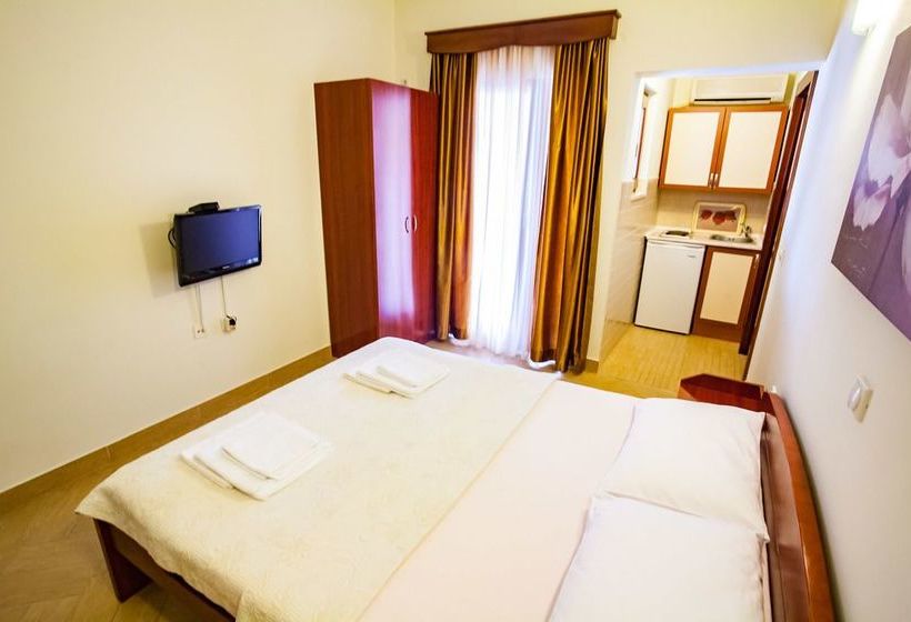 هتل Nilaj Apartments