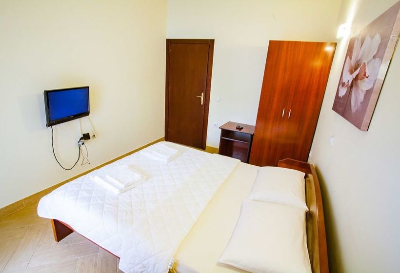 هتل Nilaj Apartments