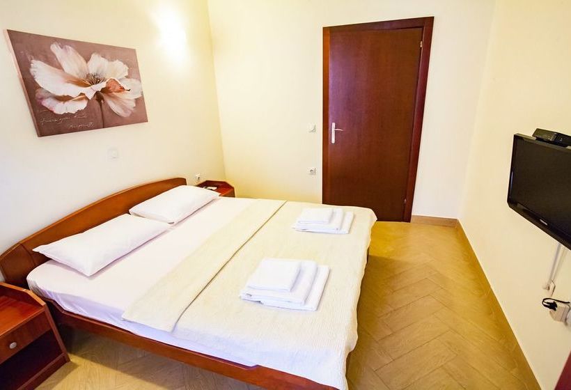 هتل Nilaj Apartments