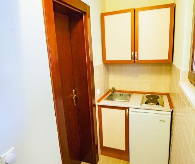 هتل Nilaj Apartments