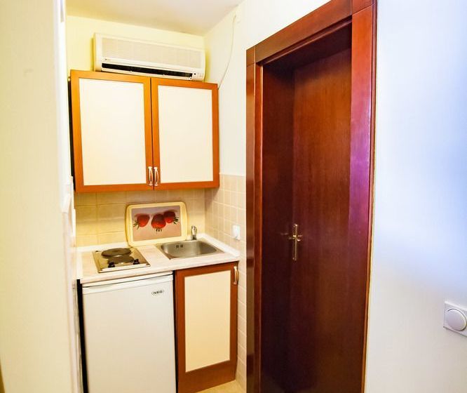 هتل Nilaj Apartments