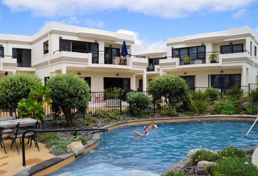호텔 Ocean Breeze Resort Pauanui