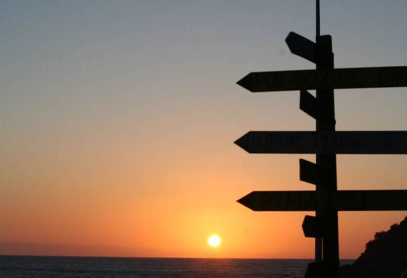 בית מלון כפרי One Love Maktub