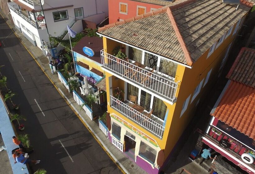 בית מלון כפרי One Love Maktub