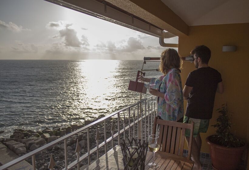 בית מלון כפרי One Love Maktub