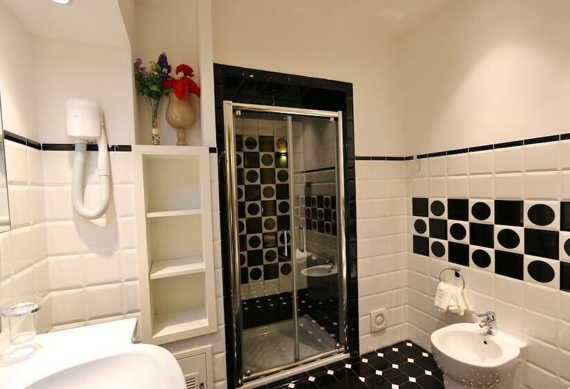 בית מלון כפרי Residenza Adriana