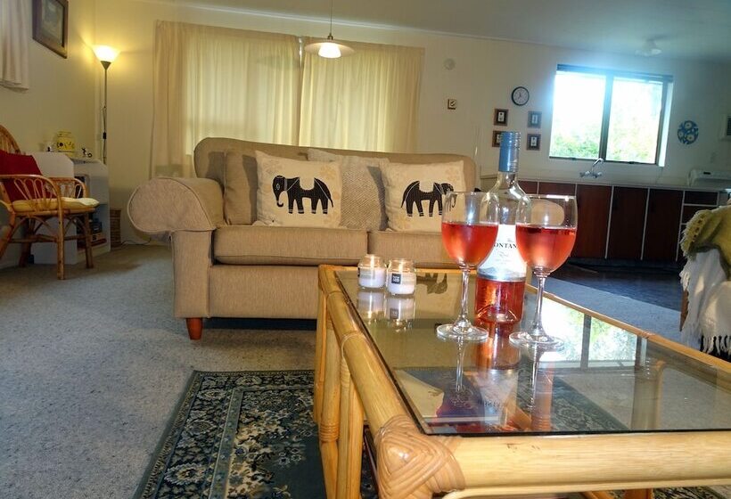 호텔 Smokebush Cottage With Wifi