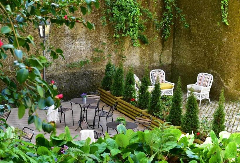 هتل The Biester Charm House