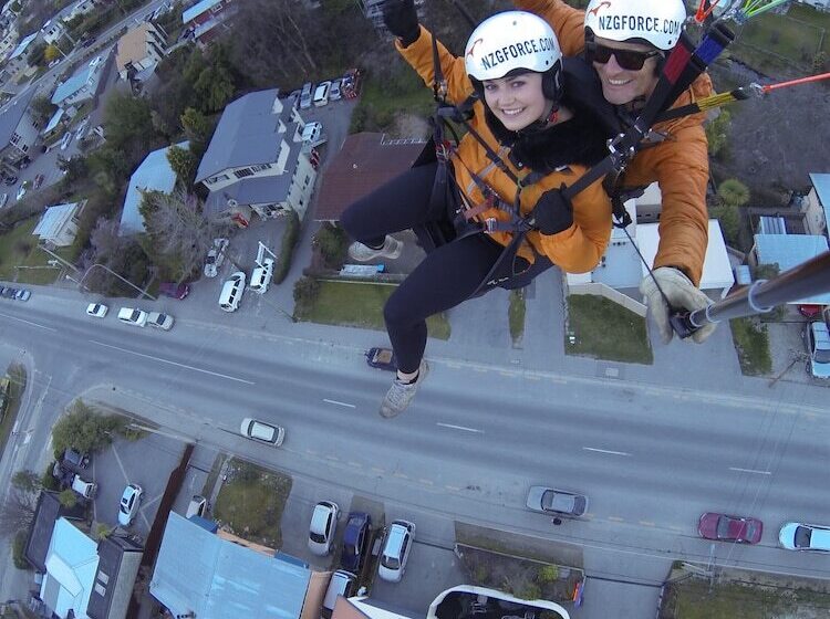 Отель The Flaming Kiwi Backpackers