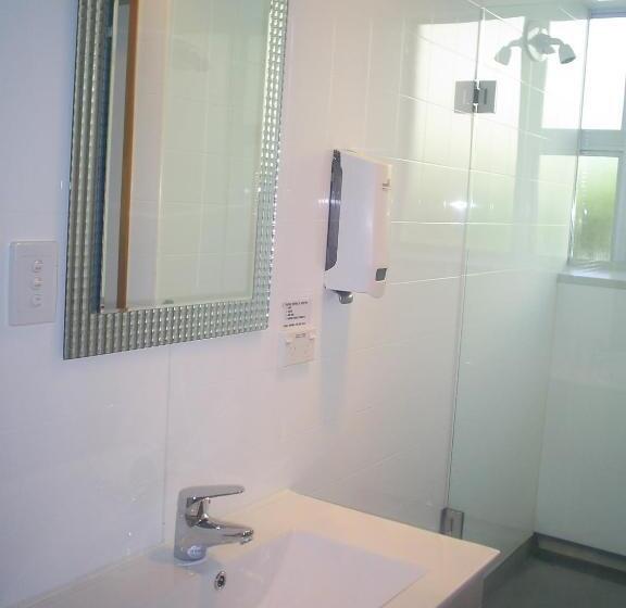 Отель The Flaming Kiwi Backpackers