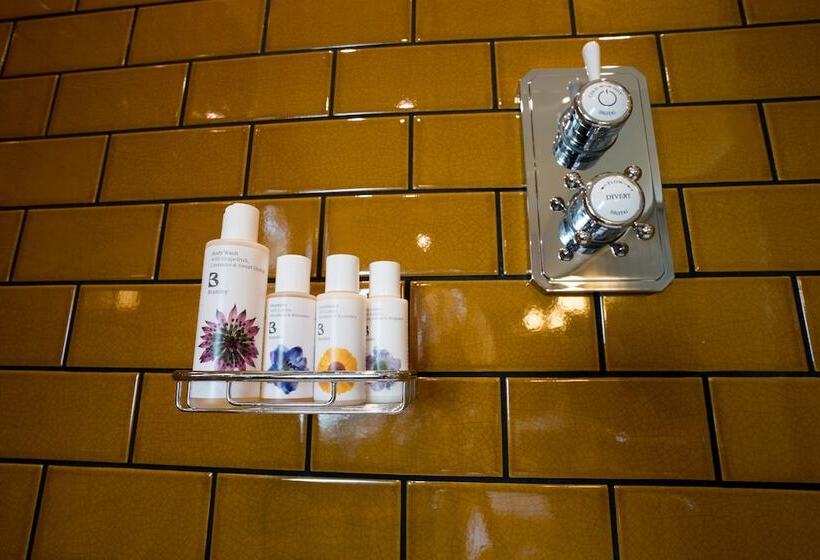 酒店 The Jack Russell